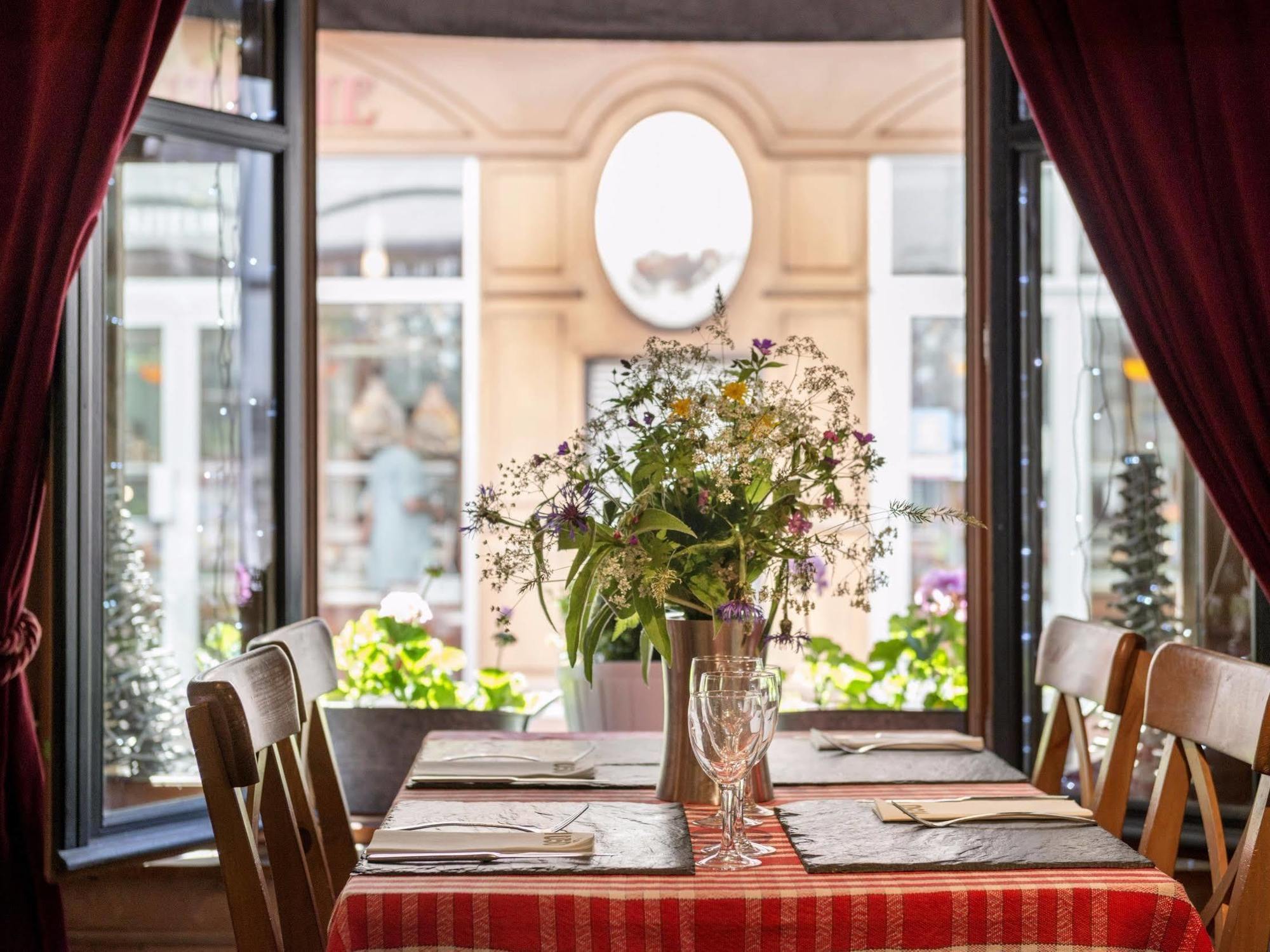 Hotel De Russie Le Mont-Dore Exterior photo